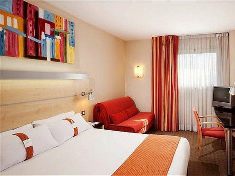 גראנולרס Holiday Inn Express Barcelona - Montmelo, An Ihg Hotel מראה חיצוני תמונה